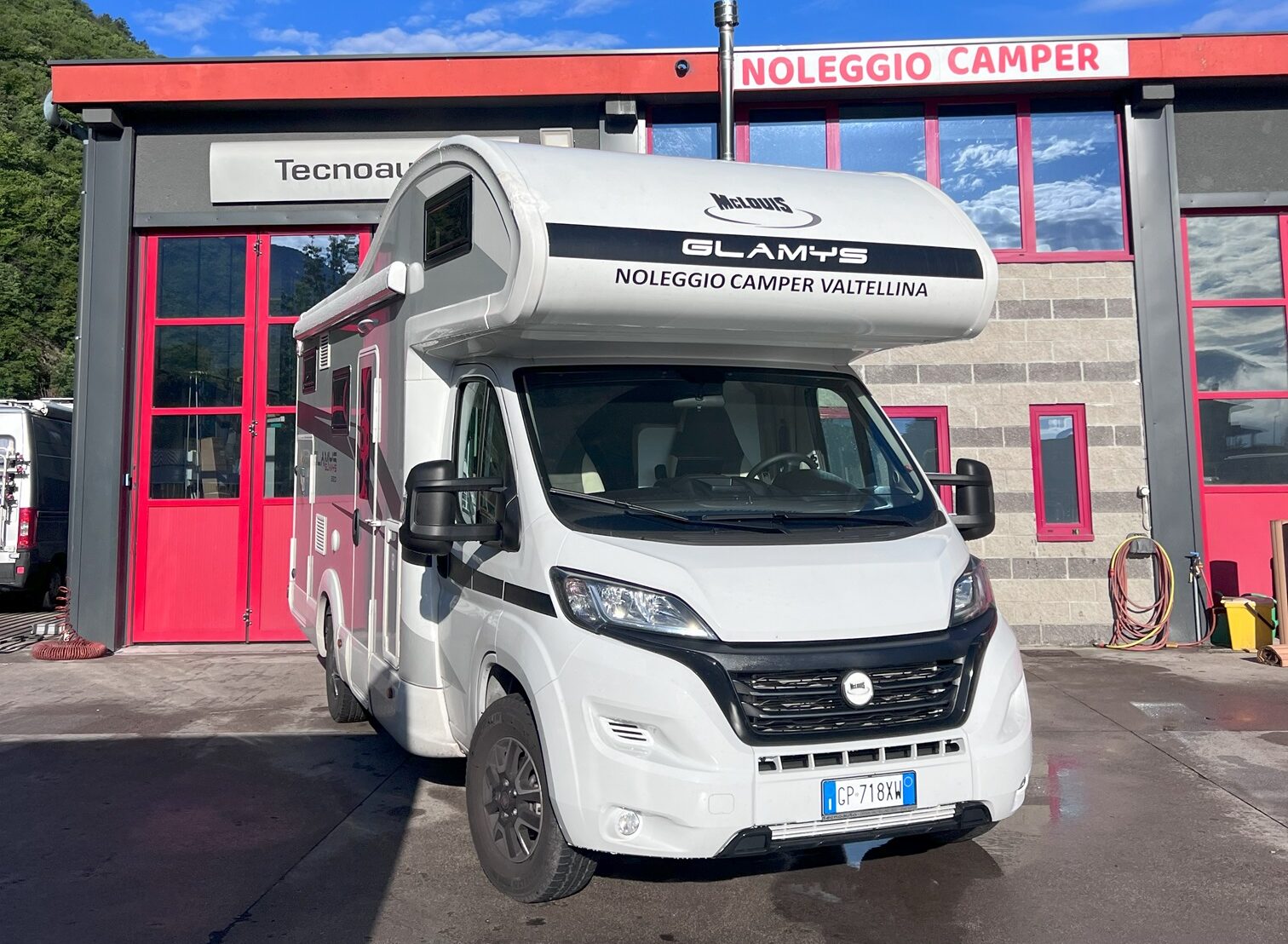 MCLOUIS GLAMYS 320 | 6 POSTI